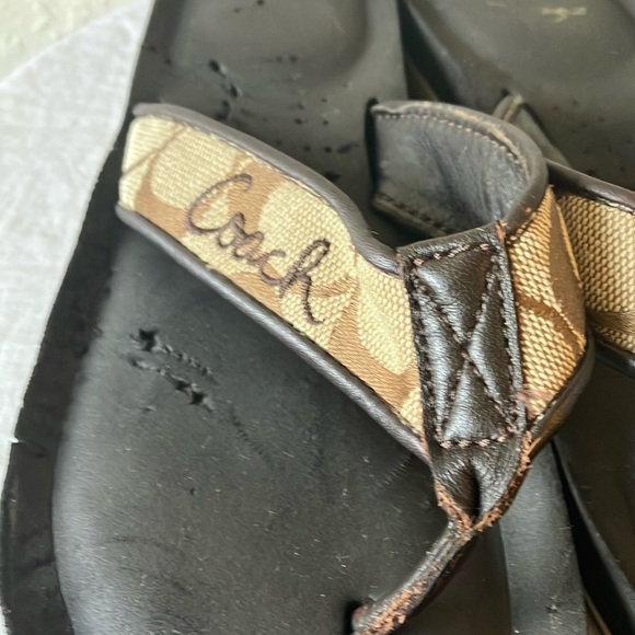 Coach: Black & Tan Janey (A8657) Signature C Sandals- 7- flaws - Picture 15 of 16